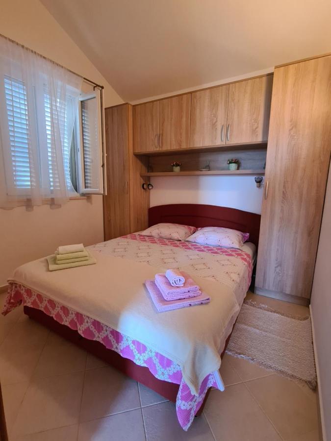 Apartmani Bozana Viganj Bagian luar foto