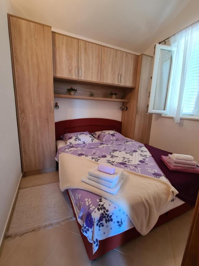 Apartmani Bozana Viganj Bagian luar foto